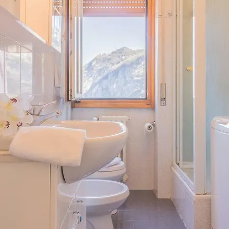 La Casa Di Lucia Apartment Varenna